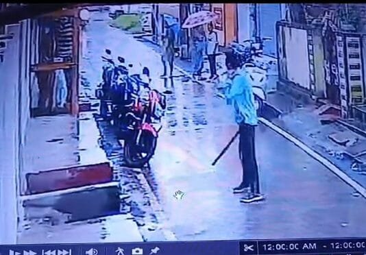 युवक ने डंडे से पीटकर की कुत्ते की हत्या, युवक के खिलाफ गौरेला थाने में मामला दर्ज…