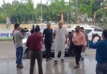 रायपुर : राजीव गांधी की जयंती पर नेता प्रतिपक्ष चरण दास महंत सहित सभी कांग्रेस विधायकों ने पुष्पांजलि अर्पित की…