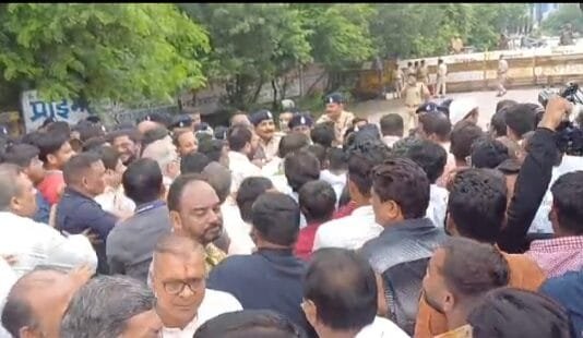 रायपुर : रायपुर मे ईडी के दुरुपयोग के विरोध में कांग्रेस का ईडी दफ्तर के बाहर प्रदर्शन…