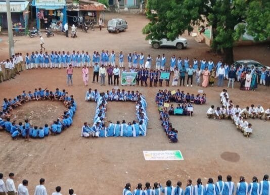 राजनांदगांव : स्कूली बच्चों ने ओडीएफ प्लस की आकृति बनाकर स्वच्छता का दिया संदेश…