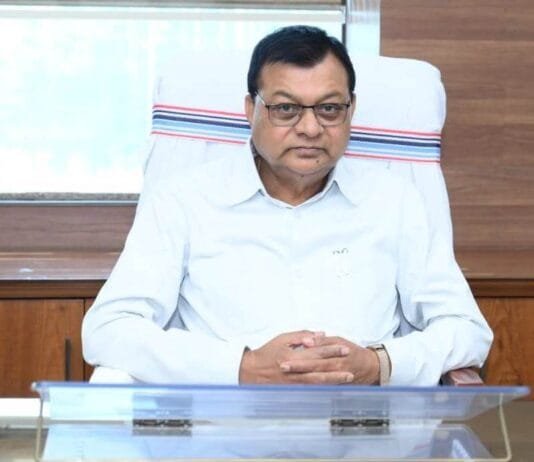 रायपुर : श्रम मंत्री ने रक्षाबंधन पर्व के उपलक्ष्य में निर्माणी श्रमिकों को दी 14.47 करोड़ रूपये की सौगात