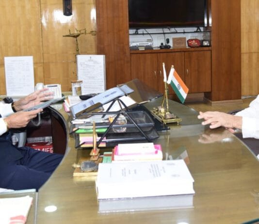 रायपुर : राज्यपाल श्री डेका से महावीर सेवा संगठन के महासचिव ने की भेंट…