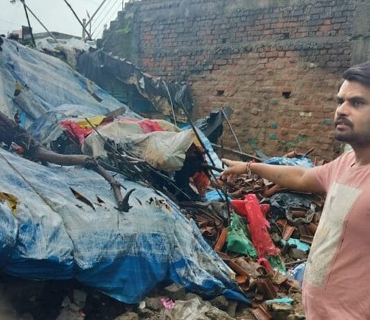 राजीव नगर में बरसात की वजह ठकुराईन दाई का मकान गिरा,पार्षद मौके में पहुचे शासन प्रशासन से सहयोग की लगाई गुहार…