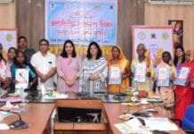 राजनांदगांव : असाक्षरों को अक्षर ज्ञान के साथ-साथ दैनिक जीवन में उपयोग होने वाले मोबाईल के उपयोग को भी बताएं – कलेक्टर…