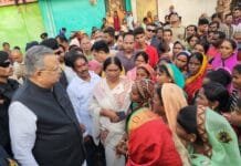 राजनांदगांव : विधानसभा अध्यक्ष डॉ. रमन सिंह ने बाढ़ प्रभावित क्षेत्रों का किया दौरा…