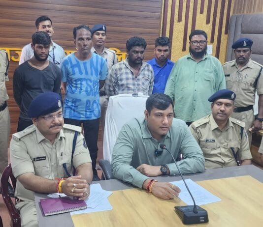 राजनांदगांव : पांच अंतराज्यीय मवेशी तस्करों को गिरफ्तार कर भेजा गया जेल..