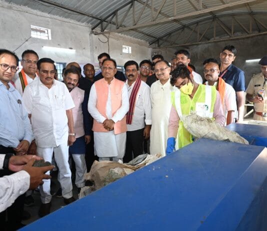 राजनांदगांव : मुख्यमंत्री एवं केंद्रीय जल शक्ति मंत्री ने प्लास्टिक वेस्ट मैनेजमेंट यूनिट का मुआयना किया…