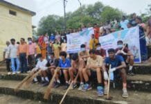 राजनांदगांव : महिला समूह एवं साई हास्टल के खिलाडी तालाब के किनारे सफाई कर स्वच्छता का दिये संदेश…