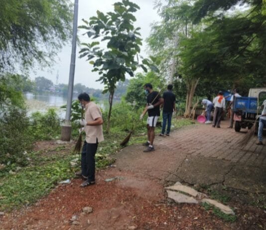 राजनांदगांव : सामाजिक संस्था एवं महिला समूह ने तालाब के किनारे सफाई कर स्वच्छता अपनाने ली शपथ…