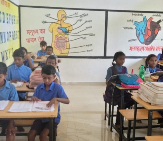 रायपुर : मुख्यमंत्री स्कूल जतन योजना से शासकीय पूर्व माध्यमिक शाला बरगवाँ में पढ़ाई की सहुलियत बढ़ी…