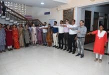 राजनांदगांव: कलेक्टर ने राष्ट्रीय एकता दिवस के अवसर पर अधिकारियों-कर्मचारियों ने राष्ट्रीय एकता एवं सत्यनिष्ठा की शपथ दिलाई…