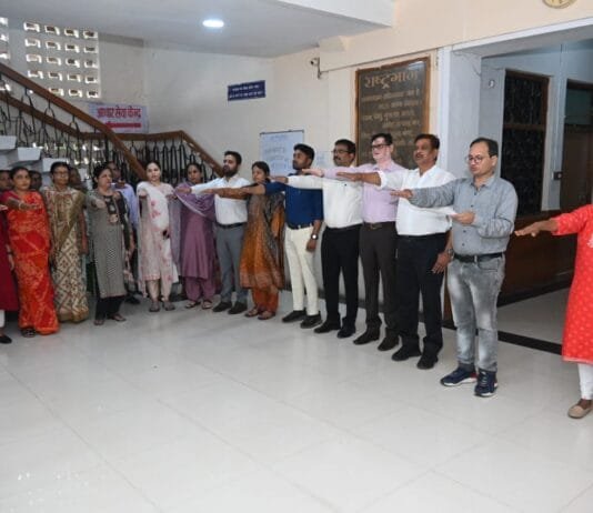 राजनांदगांव: कलेक्टर ने राष्ट्रीय एकता दिवस के अवसर पर अधिकारियों-कर्मचारियों ने राष्ट्रीय एकता एवं सत्यनिष्ठा की शपथ दिलाई…