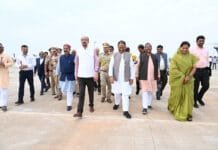 रायपुर : राज्यपाल रमेन डेका एवं मुख्यमंत्री विष्णुदेव साय का अंबिकापुर एयरपोर्ट पर आगमन, जनप्रतिनिधियों एवं अधिकारियों द्वारा किया गया आत्मीय स्वागत…