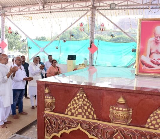 राजनांदगांव : राष्ट्रीय अल्पसंख्यक आयोग सदस्य धन्यकुमार जिनप्पा गुंडे ने डोंगरगढ़ में धार्मिक स्थलों का दर्शन कर देशवासियों के लिए सुख, समृद्धि एवं खुशहाली की कामना की…