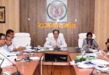 राजनांदगांव : ग्रामीण क्षेत्रों में पटवारी सप्ताह में एक दिन अपने निर्धारित ग्रामों में जाकर करें कार्य…