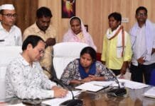 राजनांदगांव : कलेक्टर ने जनदर्शन में संवेदन शीलतापूर्वक सुनी आमजनों की समस्याएं…