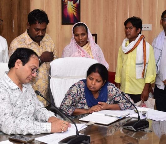 राजनांदगांव : कलेक्टर ने जनदर्शन में संवेदन शीलतापूर्वक सुनी आमजनों की समस्याएं…