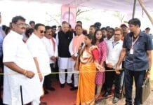 मुख्यमंत्री एवं केन्द्रीय जल शक्ति मंत्री को सेंट्रल ग्राउंड वाटर बोर्ड रायपुर के डायरेक्टर ने मिशन जल रक्षा अंतर्गत मिनी पर्कोलेशन टैंक में इंजेक्शन वेल एवं रिचार्ज शाफ्ट के तकनीकी की दी जानकरी…