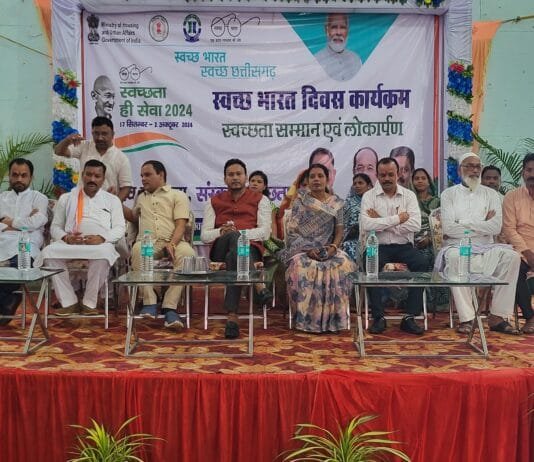खैरागढ : स्वच्छता सिर्फ अभियान ही नहीं, बल्कि आदत में शामिल करें- कलेक्टर…