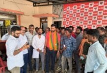 राजनांदगांव : मदनवाडा़ में धान खरीदी केंद्र के लिए सांसद संतोष पांडे ने एमएमए के कलेक्टर को दिया निर्देश…