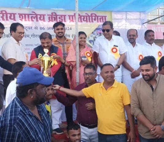 राजनांदगांव : शालेय क्रीड़ा प्रतियोगिता में सांसद संतोष पाण्डेय ने किया प्रतिभागियों को पुरस्कृत…