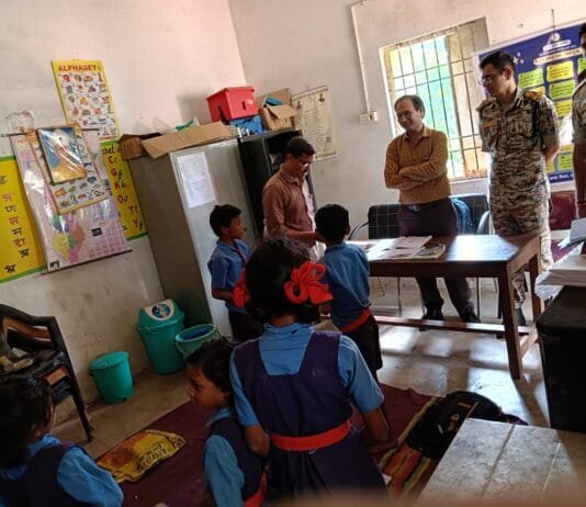 राजनांदगांव : आईजी, कलेक्टर, पुलिस अधीक्षक ने डोंगरगढ़ विकासखंड के सुदूर वनांचल ग्रामों का किया आकस्मिक निरीक्षण…