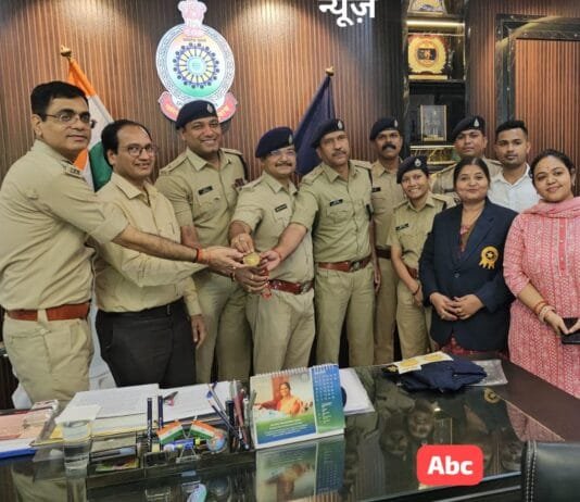राजनांदगांव पुलिस ने बनाया ‘‘गोल्डन बुक ऑफ वर्ल्ड रिकार्ड्स’…