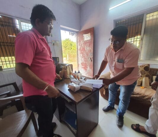 राजनांदगांव : आगामी दीपावली सहित अन्य पर्व पर खाद्य सामग्री में मिलावटी की आशंका के दृष्टिगत खाद्य प्रतिष्ठानों का लगातार किया जा रहा निरीक्षण…