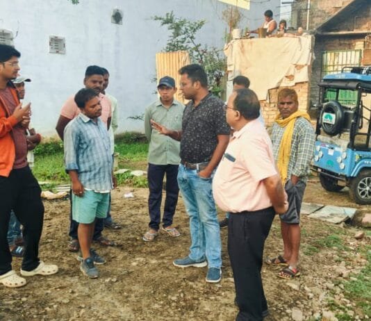 आयुक्त अल सुबह पहुॅचे मोहारा, बस्ती में पेयजल सप्लाई के समय पानी नहीं आने वाले क्षेत्र का किया निरीक्षण…