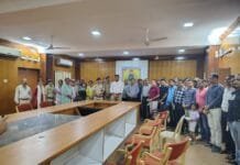 राजनांदगांव: पुलिस अधीक्षक मोहित गर्ग द्वारा पुलिस अधीक्षक कार्यलय के पुलिस स्टाफ को मिठाई भेंट कर दीवाली की दी शुभकामना…