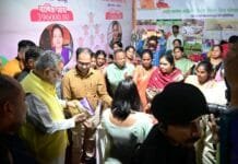 राजनांदगांव : गढ़ कलेवा में रात तक होती रही छत्तीसगढ़ी व्यंजनों की मांग…