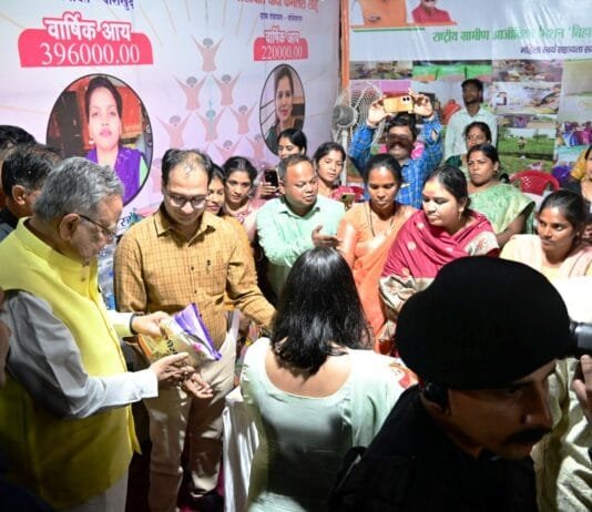 राजनांदगांव : गढ़ कलेवा में रात तक होती रही छत्तीसगढ़ी व्यंजनों की मांग…