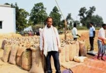रायपुर : धान बेचकर किसानों के चेहरे में रौनक…