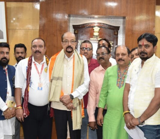 रायपुर : राज्यपाल डेका को छठ महापर्व में शामिल होने के लिए न्यौता…