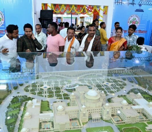 रायपुर : लोगों को लुभा रहा छत्तीसगढ़ विधानसभा के नए भवन का मॉडल…