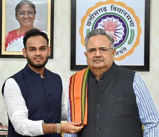 राजनांदगाँव : दक्ष वैद्य ने रमन सिंह से युवाओं की भागीदारी राजनीति में और बढ़ाएं जाने की मांग…
