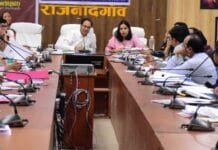 राजनांदगांव: प्रधानमंत्री आवास योजना अंतर्गत स्वीकृत सभी आवास का निर्माण निर्धारित समय में यथाशीघ्र पूर्ण करें – कलेक्टर…