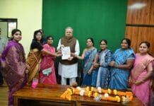 राजनांदगांव: दिवंगत पंचायत शिक्षको के परिजनों का आंदोलन रंग लाया…