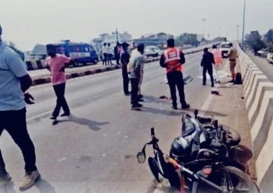 बड़ी खबर: राजनांदगांव फ्लाईओवर में हुआ दर्दनाक हादसा, युवक की मौत, एक गंभीर मेडिकल कॉलेज में भर्ती…