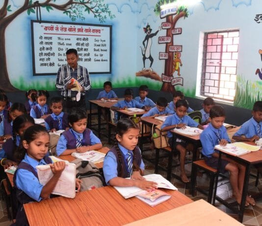 राजनांदगांव: जिले के पीएमश्री शासकीय प्राथमिक शाला डुन्डेरा में बच्चों के भविष्य को गढऩे एवं तराशने का शिद्दत से किया जा रहा कार्य…