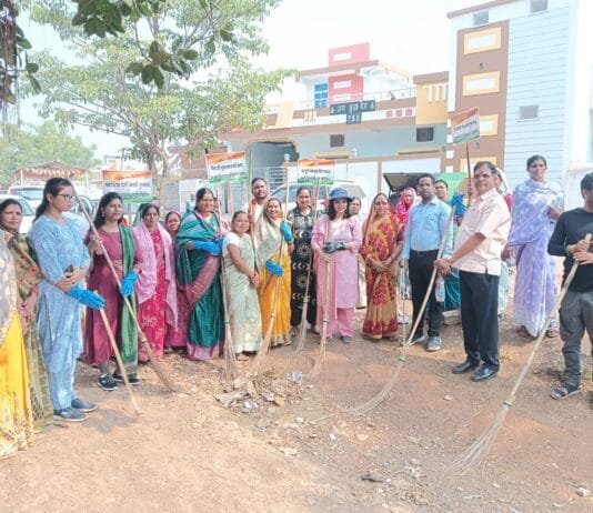 राजनांदगांव: स्वच्छता त्यौहार में बड़ी संख्या में जनप्रतिनिधि एवं अधिकारी-कर्मचारी, ग्रामीणजन हुए शामिल…