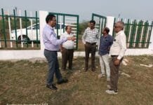 राजनांदगांव: पत्रकार कालोनी में मूलभूत सुविधा आर.सी.सी. नाली, पी.सी.सी. रोड व बाउण्ड्रीवाल निर्माण कार्य का आयुक्त विश्वकर्मा ने किया निरीक्षण…