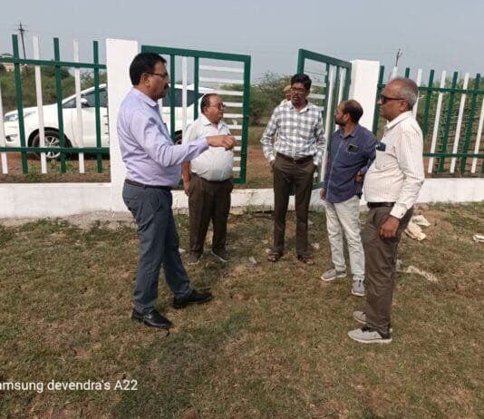 राजनांदगांव: पत्रकार कालोनी में मूलभूत सुविधा आर.सी.सी. नाली, पी.सी.सी. रोड व बाउण्ड्रीवाल निर्माण कार्य का आयुक्त विश्वकर्मा ने किया निरीक्षण…