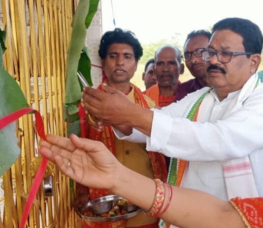 छुरिया: नवनिर्मित शिवमंदिर का लोकार्पण कर विधायक ने किया पूजा अर्चना…