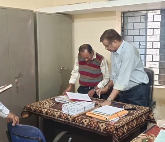 मोहला : आब्जर्वर सी एल मार्कण्डेय ने मतदान केंद्रों का किया निरीक्षण…