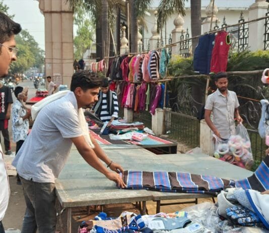 राजनांदगांव: गुरूद्वारा चौक में अतिक्रमण कर पसरा लगाने वाले को हटाये…