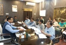 राजनांदगांव: अप्रारंभ व अधुरे कार्य तत्काल प्रांरभ कराने एवं आंगनबाडी मरम्मत कार्यशीघ्र पूर्ण कराने के दिये निर्देश…