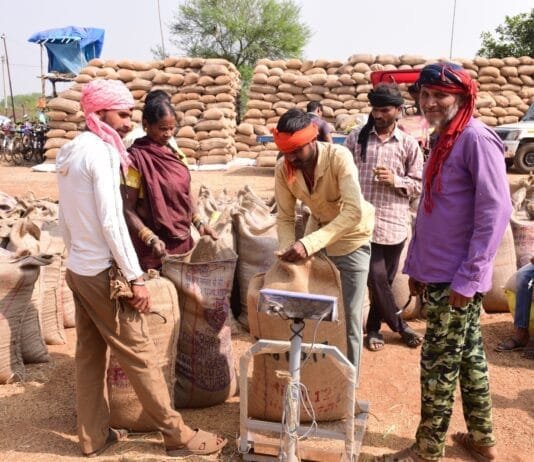 राजनांदगांव : शासन द्वारा जिले के धान उपार्जन केन्द्रों में किसानों से धान की खरीदी युद्ध स्तर पर की जा रही…