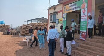 राजनांदगांव : सीईओ जिला पंचायत ने ग्राम गठुला, बोरी, तिलई, उपरवाह का किया आकास्मिक निरीक्षण…