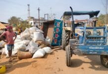 धान खरीदी: धान से भरा ट्रैक्टर पलटा, मानपुर से लालभर्री ले जाते ट्रैक्टर से किसानों को करना पड़ रहा समस्याओं का सामना…